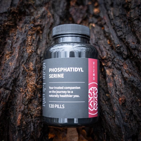Phosphatidylserin von Vizmo – 120 Kapseln fotografiert auf Baumrinde – natürlich & vegan